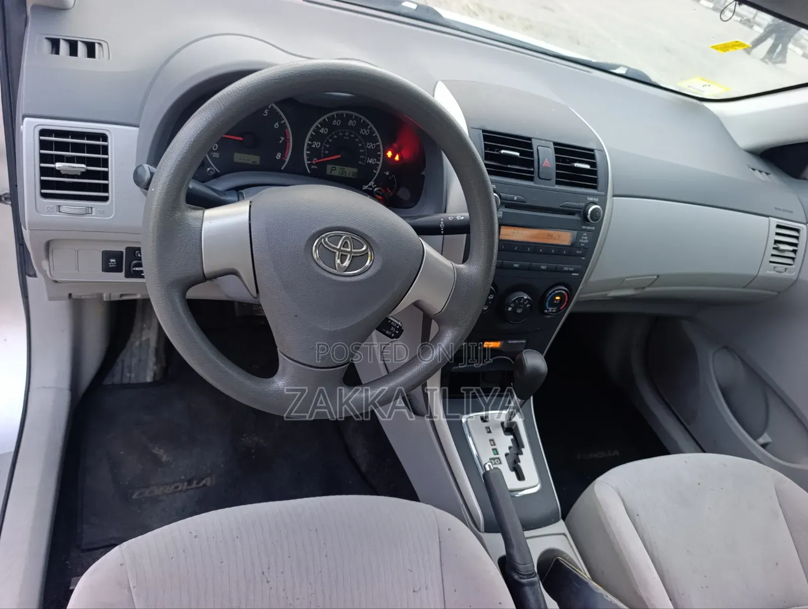 Toyota Corolla 2010 Silver