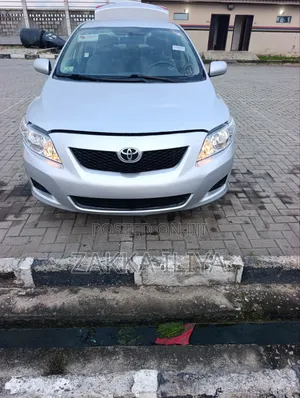Toyota Corolla 2010 Silver