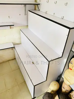 Moveable Shop Shelf