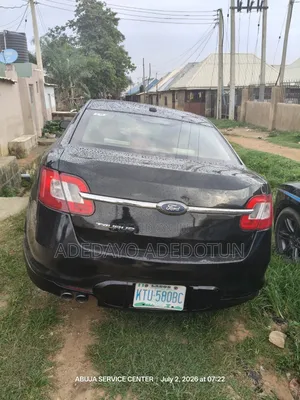 Ford Taurus 2010 Black