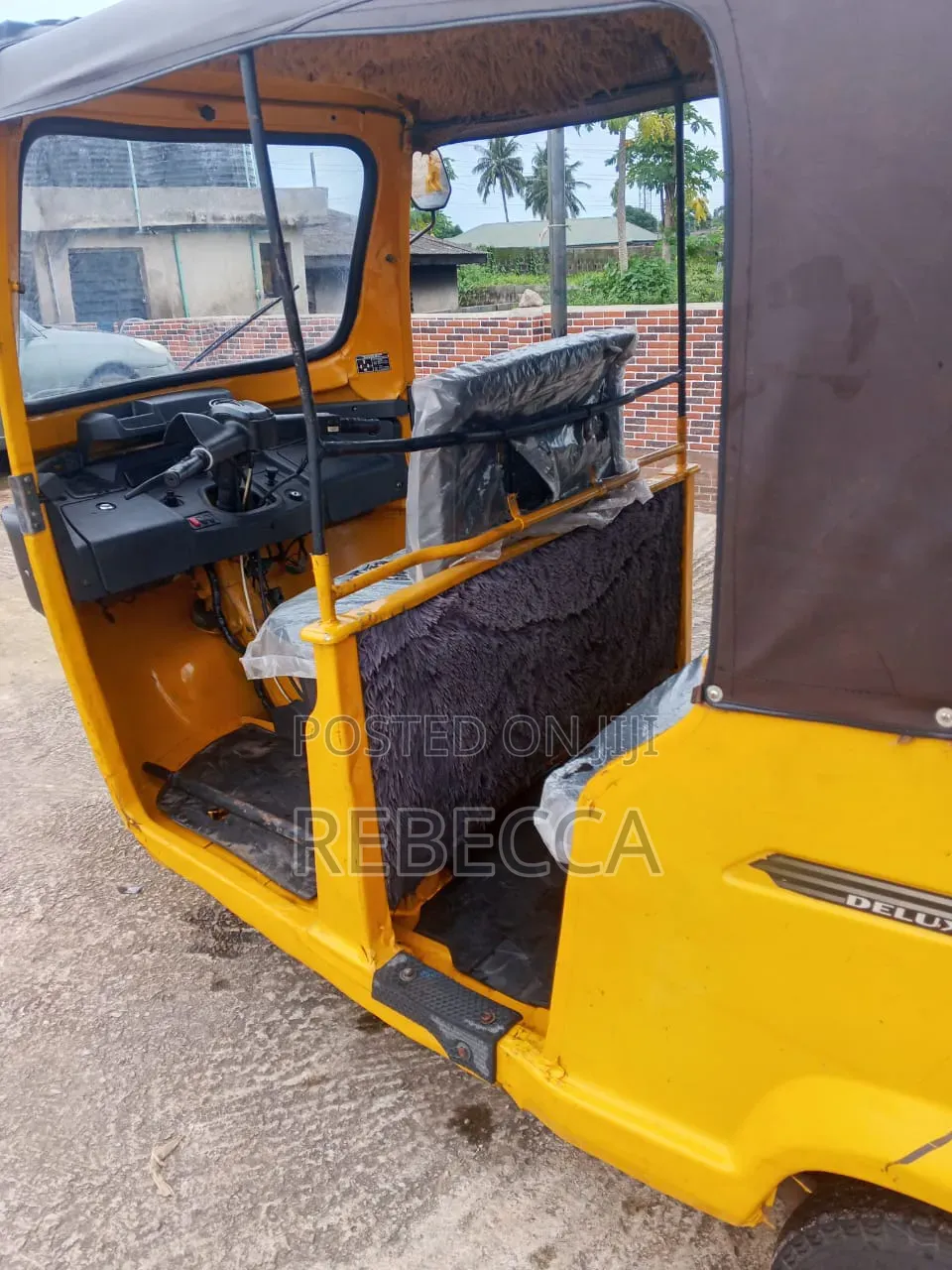 TVS HLX 125 2019 Yellow