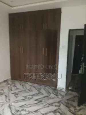 3bdrm Block of Flats in Estate Dakwo for rent