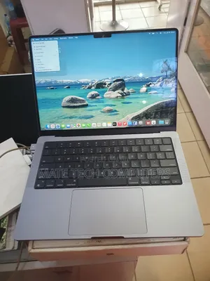 Laptop Apple MacBook Pro 2023 M3 8GB Apple M3 Pro SSD 1T
