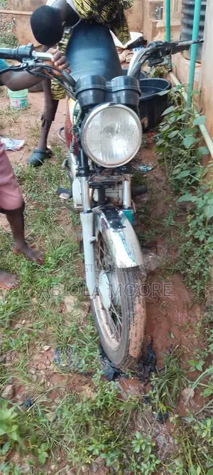 Bajaj Boxer 2023 Red