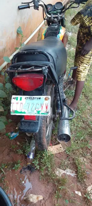 Bajaj Boxer 2023 Red