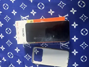 Tecno Spark 40 128 GB Silver