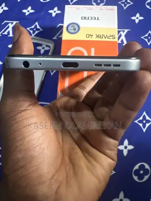 Tecno Spark 40 128 GB Silver