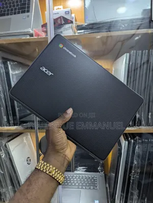 Laptop Acer Aspire R7-572 4GB Intel Pentium SSD 32GB