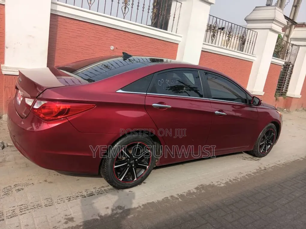 Hyundai Sonata 2013 Red