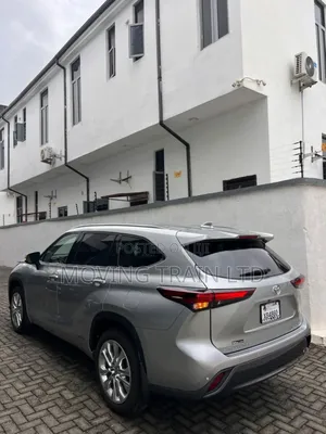 Toyota Highlander 2024 Silver