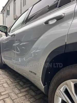 Toyota Highlander 2024 Silver
