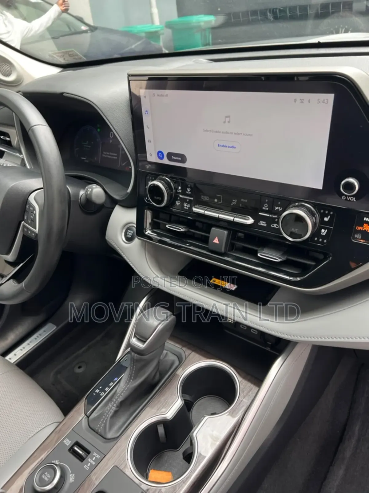 Toyota Highlander 2024 Silver