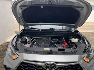 Toyota Highlander 2024 Silver