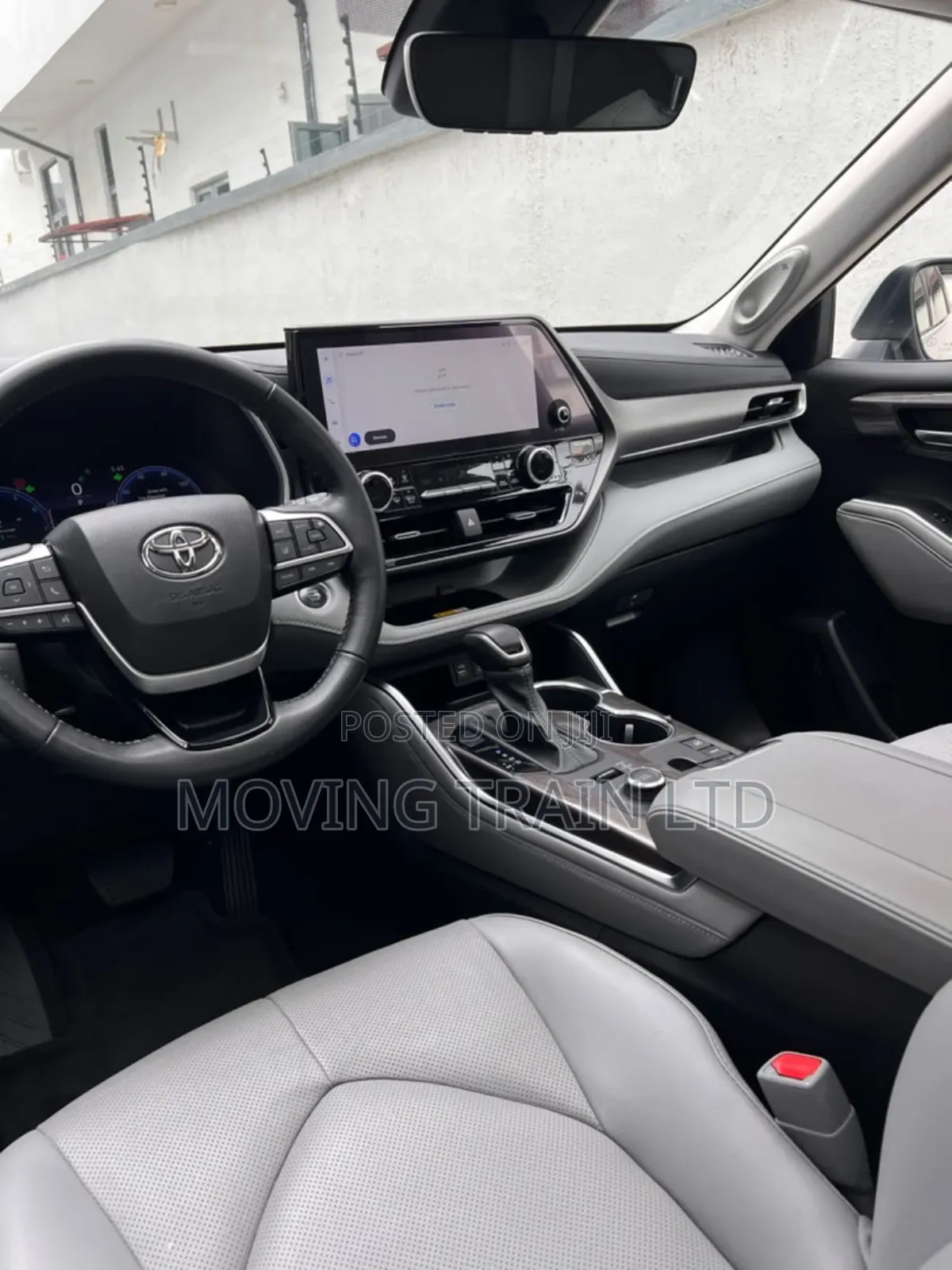 Toyota Highlander 2024 Silver