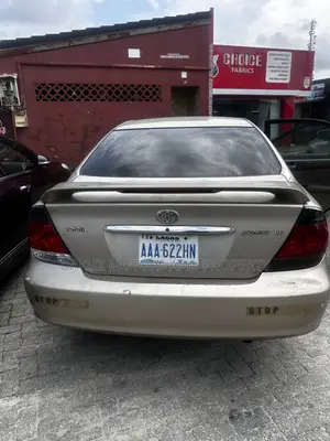 Toyota Camry 2006 Gold