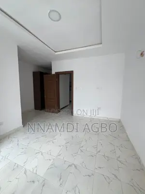 3bdrm Apartment in Off Lekki-Epe Expressway for sale