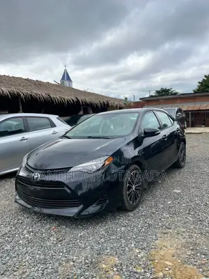Toyota Corolla LE Eco (1.8L 4cyl 2A) 2018 Black
