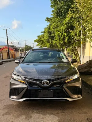 Toyota Camry 2021 Brown