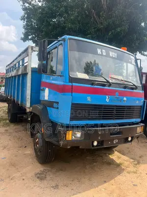Mercedes 814 8hole Truck