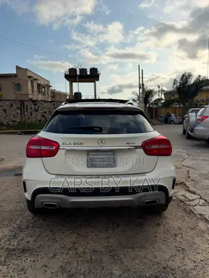 Mercedes-Benz GLA 250 2015 White