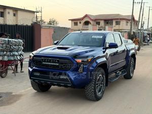 Toyota Tacoma SR Double Cab 4WD 5.0 ft. SB (Automatic) 2025 Blue