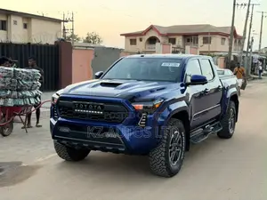 Toyota Tacoma SR Double Cab 4WD 5.0 ft. SB (Automatic) 2025 Blue