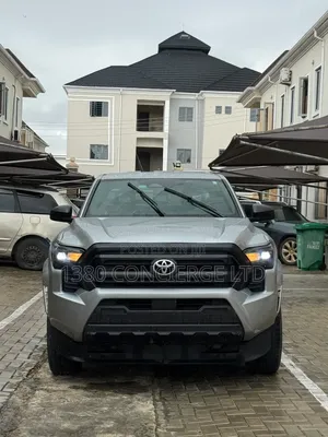 Toyota Tacoma 2024 Silver