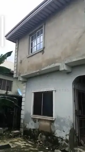 3bdrm Block of Flats in Surulere for sale