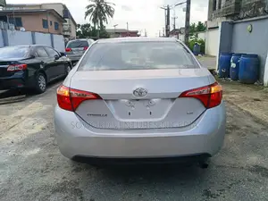 Toyota Corolla 2018 Silver