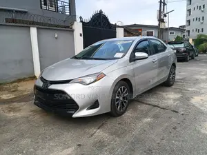 Toyota Corolla 2018 Silver