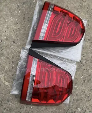 Lastest Headlamp and Rear Light for Toyota Highlander 2005 Model