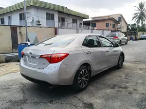 Toyota Corolla 2018 Silver