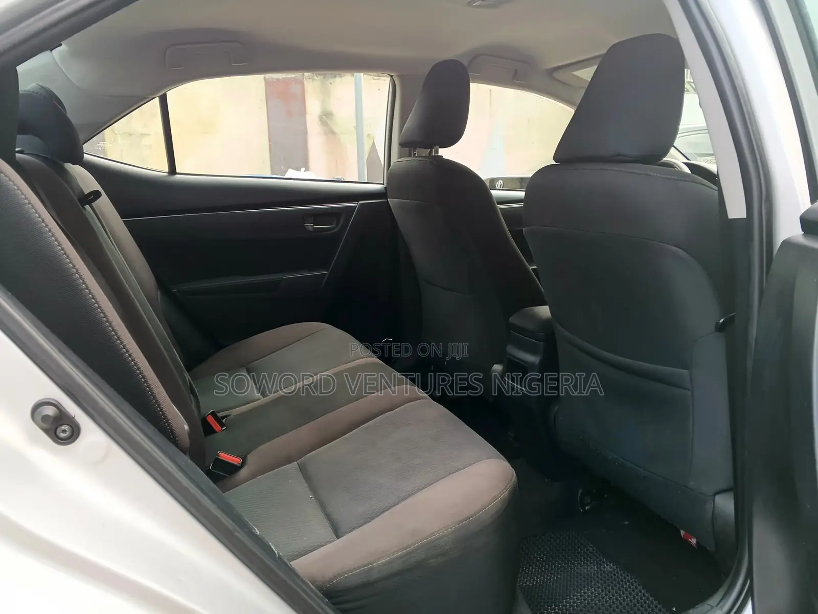 Toyota Corolla 2018 Silver