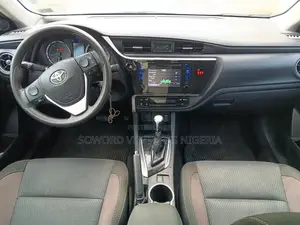 Toyota Corolla 2018 Silver