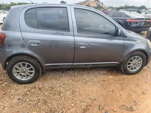Toyota Yaris 2005 Gray