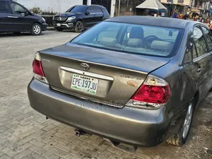 Toyota Camry LE 4dr Sedan (2.4L 4cyl 5A) 2006 Gray
