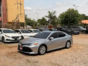 Toyota Camry LE FWD 2020 Silver
