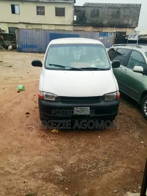 Toyota HiAce 2005 White