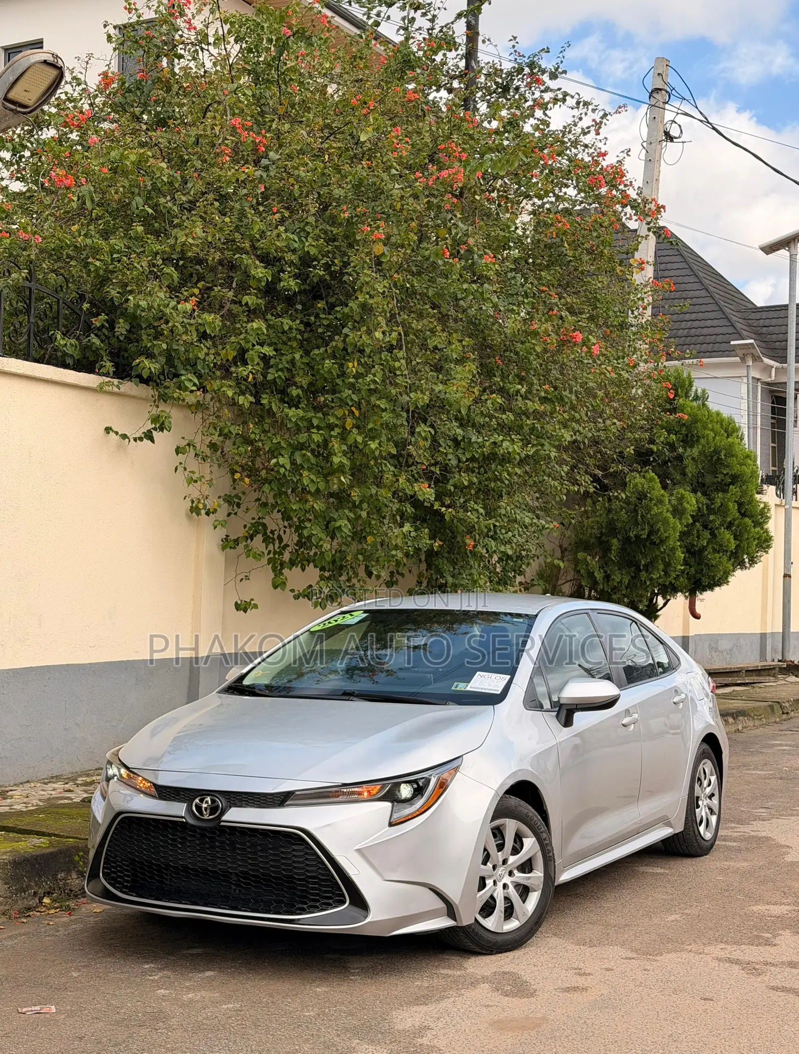 Toyota Corolla LE 2021 Silver