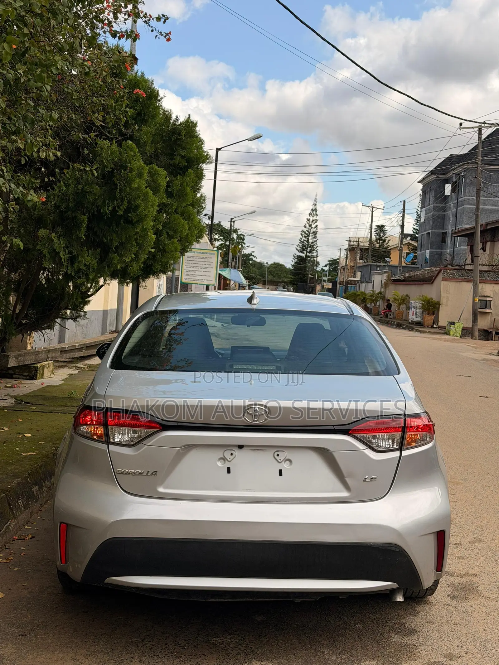 Toyota Corolla LE 2021 Silver