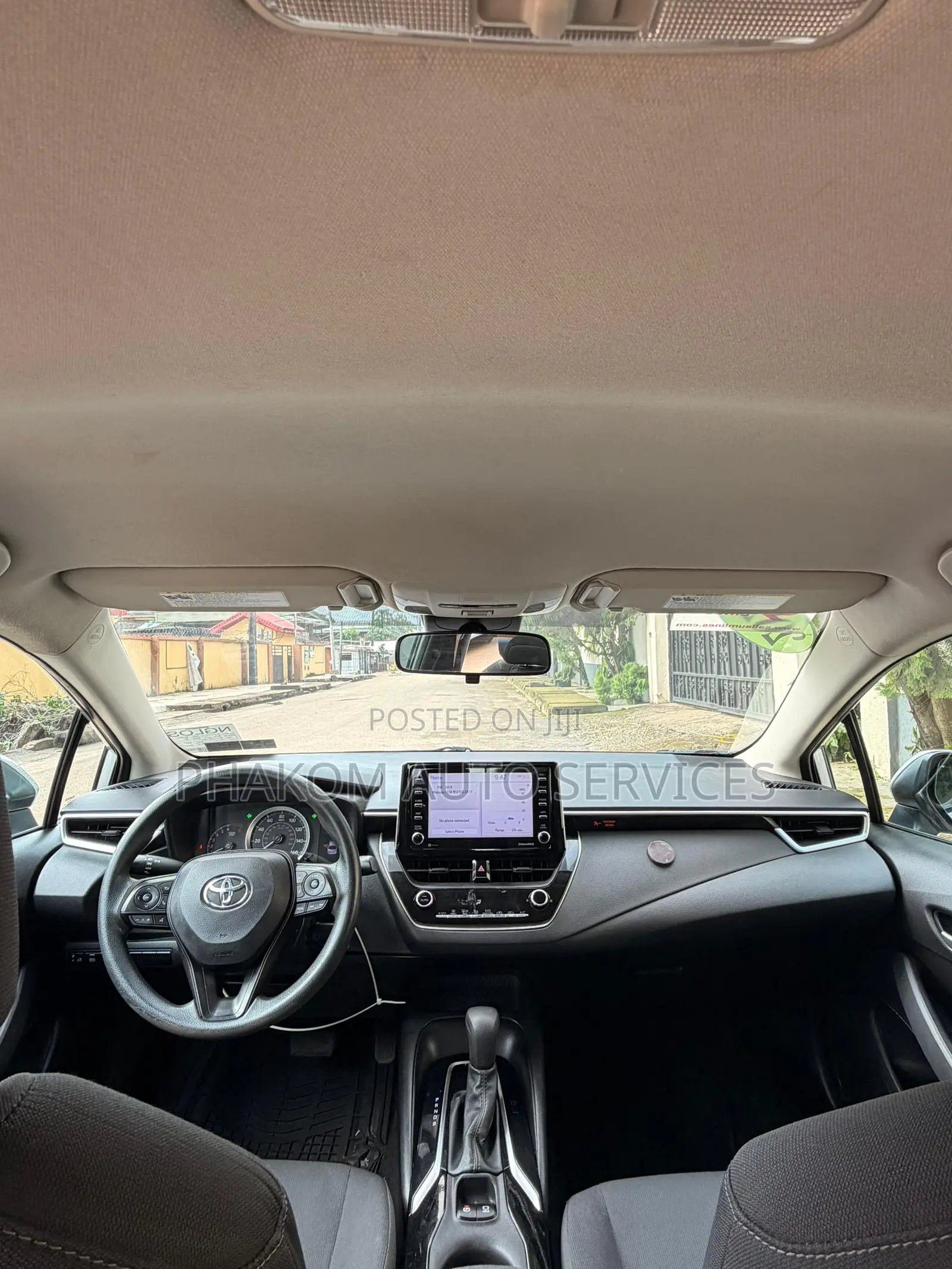 Toyota Corolla LE 2021 Silver