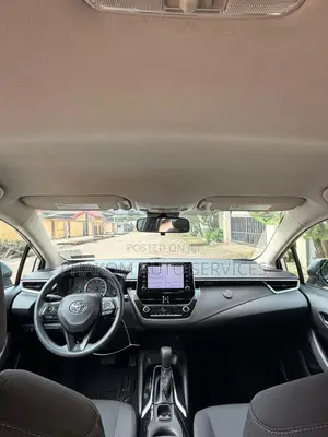 Toyota Corolla LE 2021 Silver