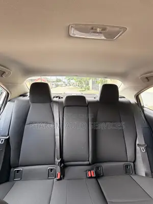 Toyota Corolla LE 2021 Silver
