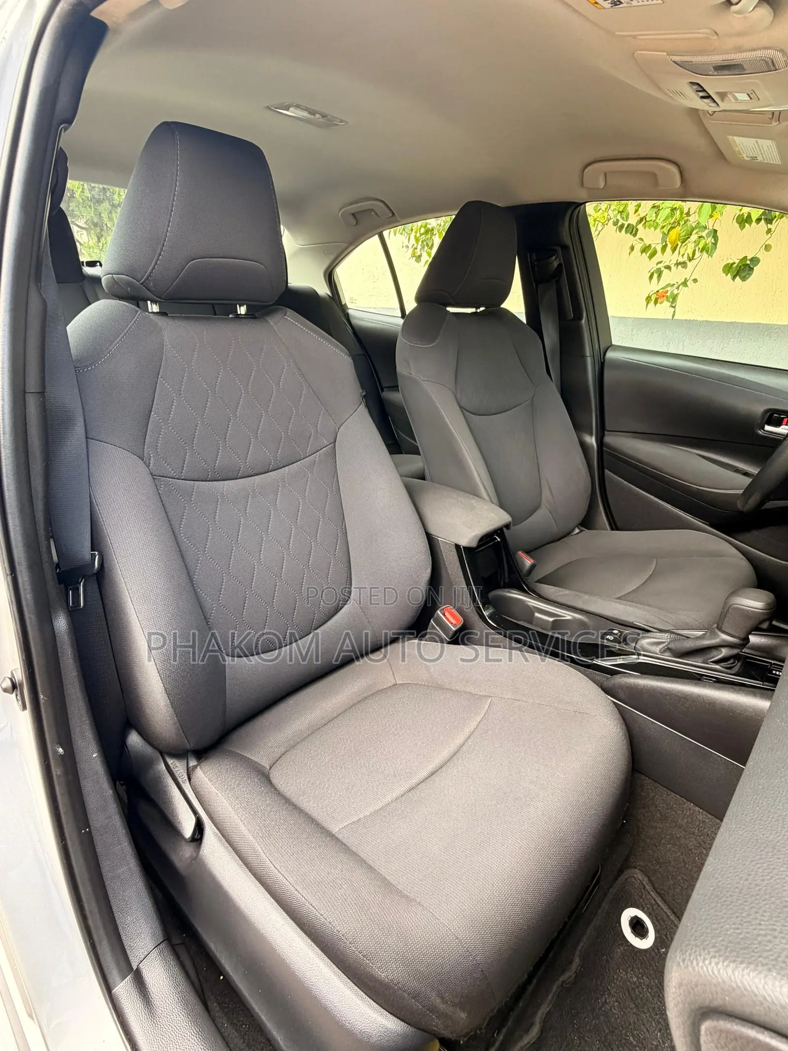 Toyota Corolla LE 2021 Silver
