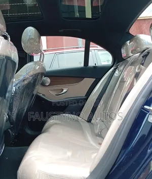 Mercedes-Benz C300 2020 Blue