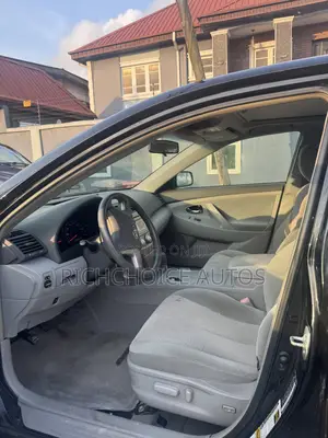 Toyota Camry LE 4dr Sedan (2.5L 4cyl 6A) 2011 Black