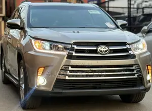 Toyota Highlander Limited 4dr SUV (3.5L 6cyl 6A) 2015 Silver