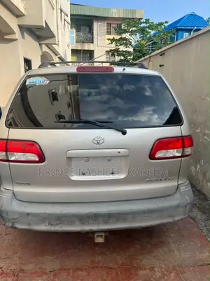 Toyota Sienna LE 2001 Silver