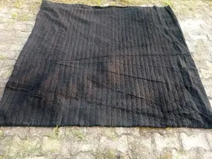Premium Thick 2m × 2m Black Shag Area Rug (192 × 192 Cm)