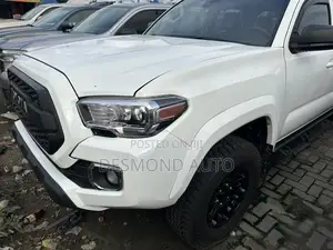 Toyota Tacoma SR5 Double Cab 6' Bed AT 2024 Off white